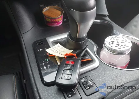 2019 Toyota Highlander Hybrid Xle z USA, uszkodzony, nr VIN 5TDJGRFH6KS071544